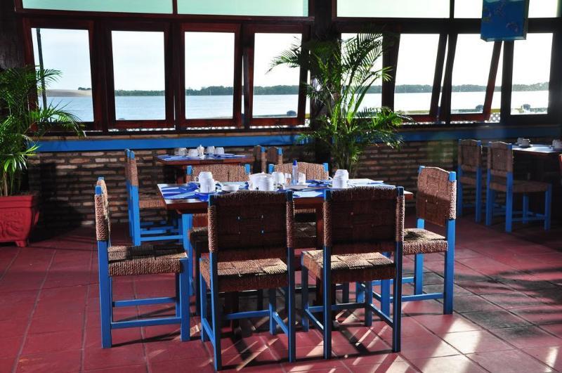 Ilha Praia Hotel Камосим Екстериор снимка